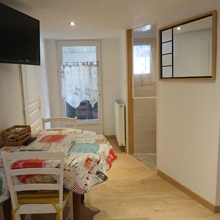 Le Lys Apartment Сент Екстериор снимка