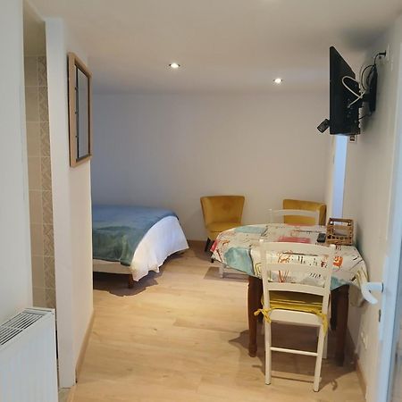 Le Lys Apartment Сент Екстериор снимка